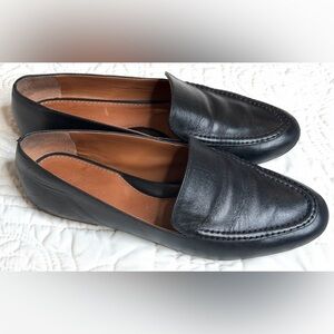 Caslon Women’s Black Slip On Leather Loafer Flats Shoes Sz 7.5M Classic Preppy